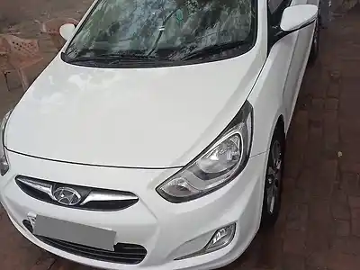 Second Hand हुंडई वरना फ़्लूइडीक 1.6 crdi sx in बटला