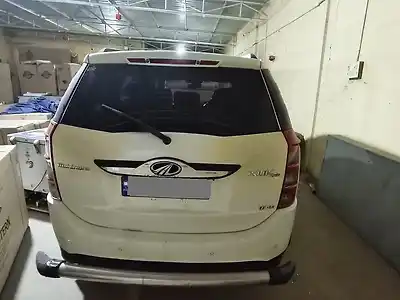 2016 महिंद्रा XUV500 w10 1