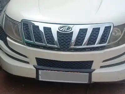 2013 महिंद्रा XUV500 w8 1