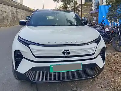 Second Hand टाटा हैरियर ईवी फ़ीयरलेस प्लस 75 7.2kw एसीएफसी in पुणे