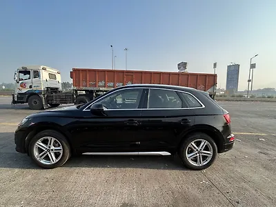 2022 Audi Q5 Technology 45 TFSI [2021-2024] 1