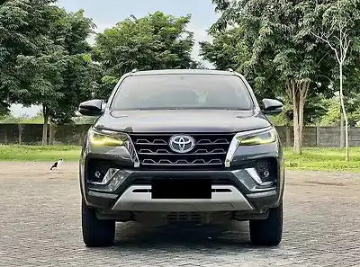 2021 टोयोटा फ़ॉर्च्यूनर 4x4 एटी 2.8 डीज़ल 1 2021 टोयोटा फ़ॉर्च्यूनर 4x4 एटी 2.8 डीज़ल 1