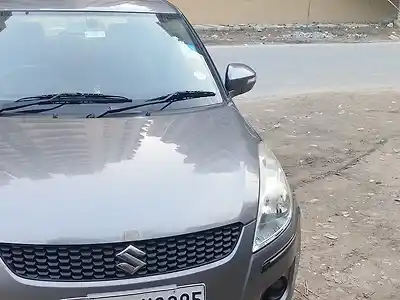 Second Hand मारुति सुज़ुकी स्विफ़्ट vxi in गौतम बुद्ध नगर