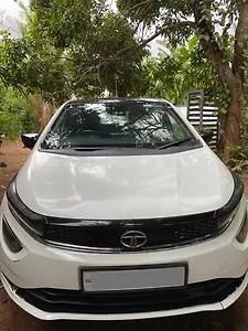 2020 Tata Altroz XZ (O) Petrol 1 2020 Tata Altroz XZ (O) Petrol 1