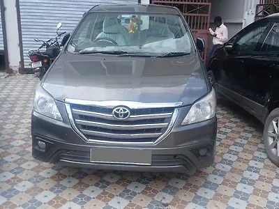 2012 Toyota Innova 2.5 G 7 STR BS-III 1