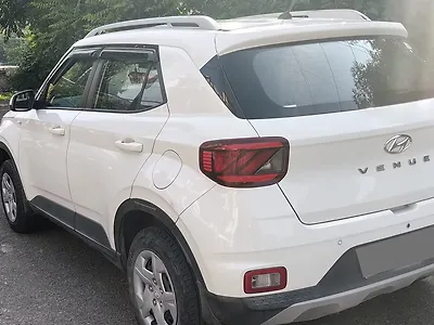 2020 Hyundai Venue S 1.2 Petrol 1