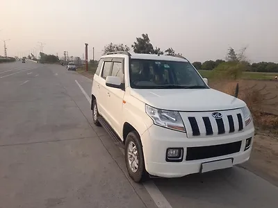 Second Hand Mahindra TUV300 T8 in Bulandshahar