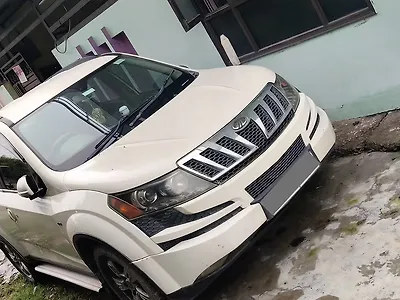 2013 Mahindra XUV500 W8 1
