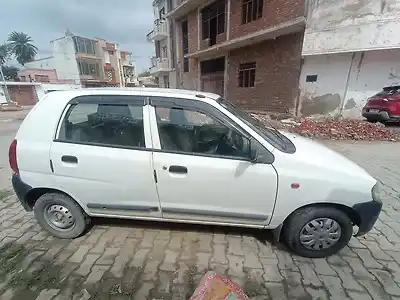 Second Hand मारुति सुज़ुकी ऑल्टो lxi सीएनजी in मेरठ