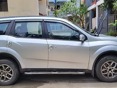 2015 Mahindra XUV500 W6 1