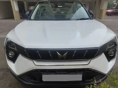 2024 महिंद्रा XUV 3XO AX7L Petrol 1.2L Turbo Automatic (TC) Dual Tone 1