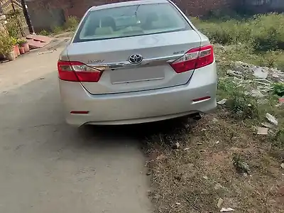 Second Hand टोयोटा कैमरी 2.5 लीटर ऑटोमैटिक in अमृतसर