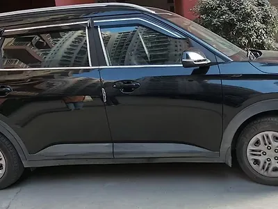 Second Hand Kia Carens Prestige 1.5 Petrol 7 STR in Greater Noida