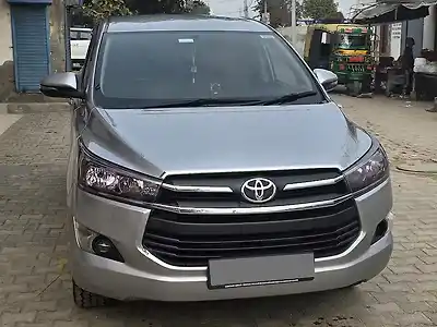 Second Hand टोयोटा इनोवा क्रिस्टा 2.4 gx 7 सीटर in रोहतक