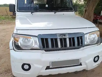 Second Hand महिंद्रा बोलेरो जेडएलएक्स BS IV in अहमदाबाद