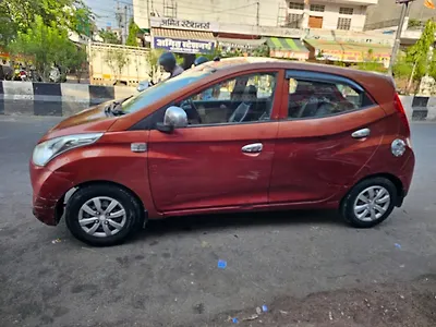 2013 हुंडई ईऑन मैग्ना + 1