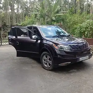 2012 Mahindra XUV500 W8 1