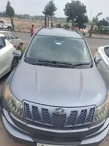 2013 महिंद्रा XUV500 w8 2013 1