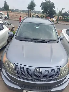 Second Hand Mahindra XUV500 W8 2013 in Bhuj Second Hand Mahindra XUV500 W8 2013 in Bhuj