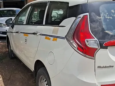 2019 Mahindra Marazzo M2 7 STR 1