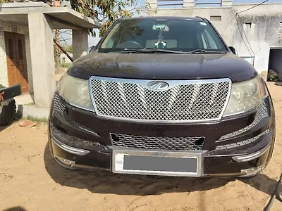 Second Hand Mahindra XUV500 W8 in Sikar