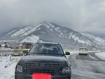 Second Hand हुंडई वेन्यू sx 1.2 पेट्रोल in अनंतनाग