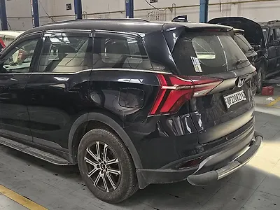 2025 Mahindra XUV700 AX7 2WD Diesel 2.2L Turbo Automatic 7 STR 1 2025 Mahindra XUV700 AX7 2WD Diesel 2.2L Turbo Automatic 7 STR 1