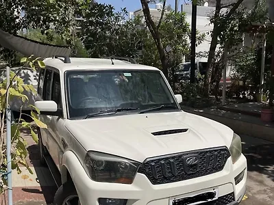 2017 Mahindra Scorpio S8 1