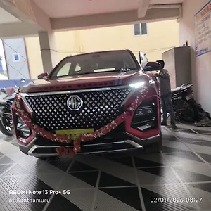 2025 MG Hector Plus Sharp Pro 1.5 Turbo Petrol CVT 7 STR Dual Tone 1 2025 MG Hector Plus Sharp Pro 1.5 Turbo Petrol CVT 7 STR Dual Tone 1