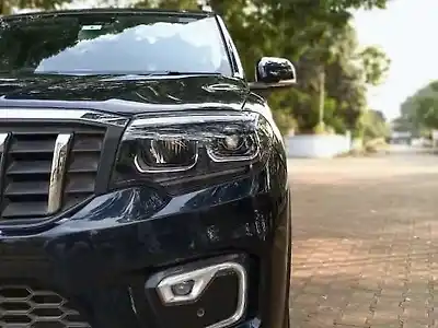 Second Hand महिंद्रा स्कॉर्पियो z8 डीज़ल एटी 2डब्ल्यूडी 6 सीटर in भिलाई