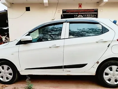 Second Hand Tata Tiago Revotorq XT [2016-2019] in Shivpuri