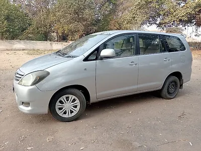 2011 Toyota Innova Crysta 2.5 VX BS-IV 1