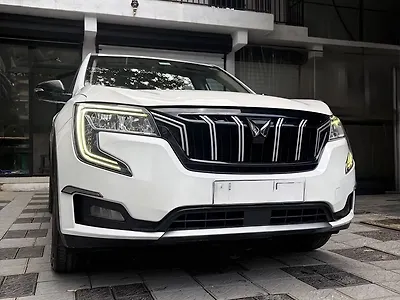 2022 Mahindra XUV700 AX 3 Petrol MT 5 STR [2021] 1