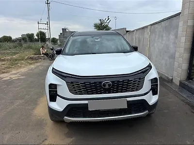 2025 Tata Safari Accomplished 7 STR 1