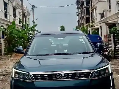 2021 महिंद्रा XUV300 W8 (O) 1.2 पेट्रोल एएमटी [2021] 1