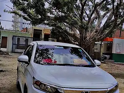 2024 होंडा अमेज VX Petrol Manual 1