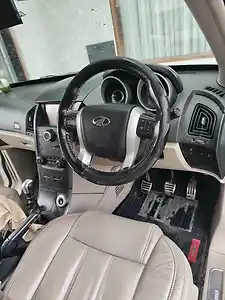2017 महिंद्रा XUV500 w10 1 2017 महिंद्रा XUV500 w10 1