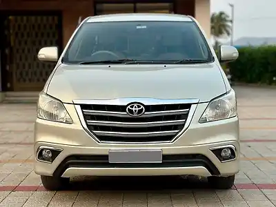 Second Hand टोयोटा इनोवा 2.5 ev ps 7 str bs-iv in इचलकरंजी