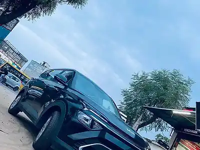 Second Hand किआ कारेन्स प्रीमियम 1.5 पेट्रोल 7 सीटर [2023-2024] in जयपुर