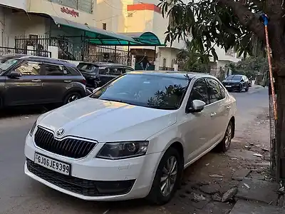 2015 स्कोडा ऑक्टाविया 2.0 tdi cr एम्बिशन 1 2015 स्कोडा ऑक्टाविया 2.0 tdi cr एम्बिशन 1