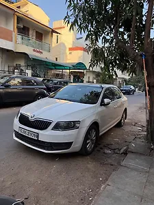 2015 Skoda Octavia 2.0 TDI CR Ambition AT 1 2015 Skoda Octavia 2.0 TDI CR Ambition AT 1
