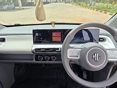 2024 MG Comet EV Plush 1