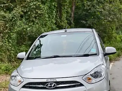 Second Hand हुंडई i10 स्पोर्टज़ 1.2 ऑटोमैटिक in चिकमगलुर