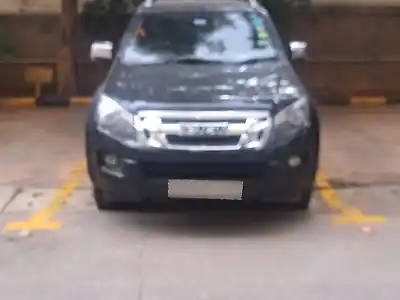 Second Hand इसुज़ू डी-मैक्स वी-क्रॉस 4x4 in हूघली