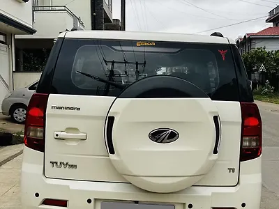 2017 Mahindra TUV300 T8
