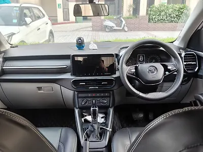 2025 स्कोडा कायलाक Signature Plus 1.0 TSI AT (Lava Blue) 1