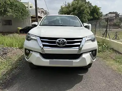 2017 टोयोटा फ़ॉर्च्यूनर टीआरडी स्पोर्टिवो 1