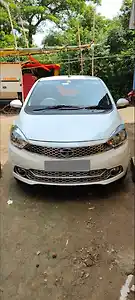 2016 टाटा टियागो रेवोट्रॉन xz 1 2016 टाटा टियागो रेवोट्रॉन xz 1