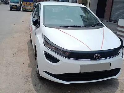 2024 Tata Altroz XM Plus iCNG 1