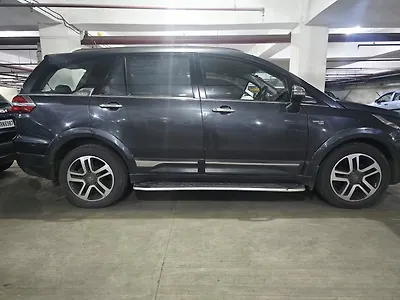 2017 Tata Hexa XTA 4x2 7 STR 1